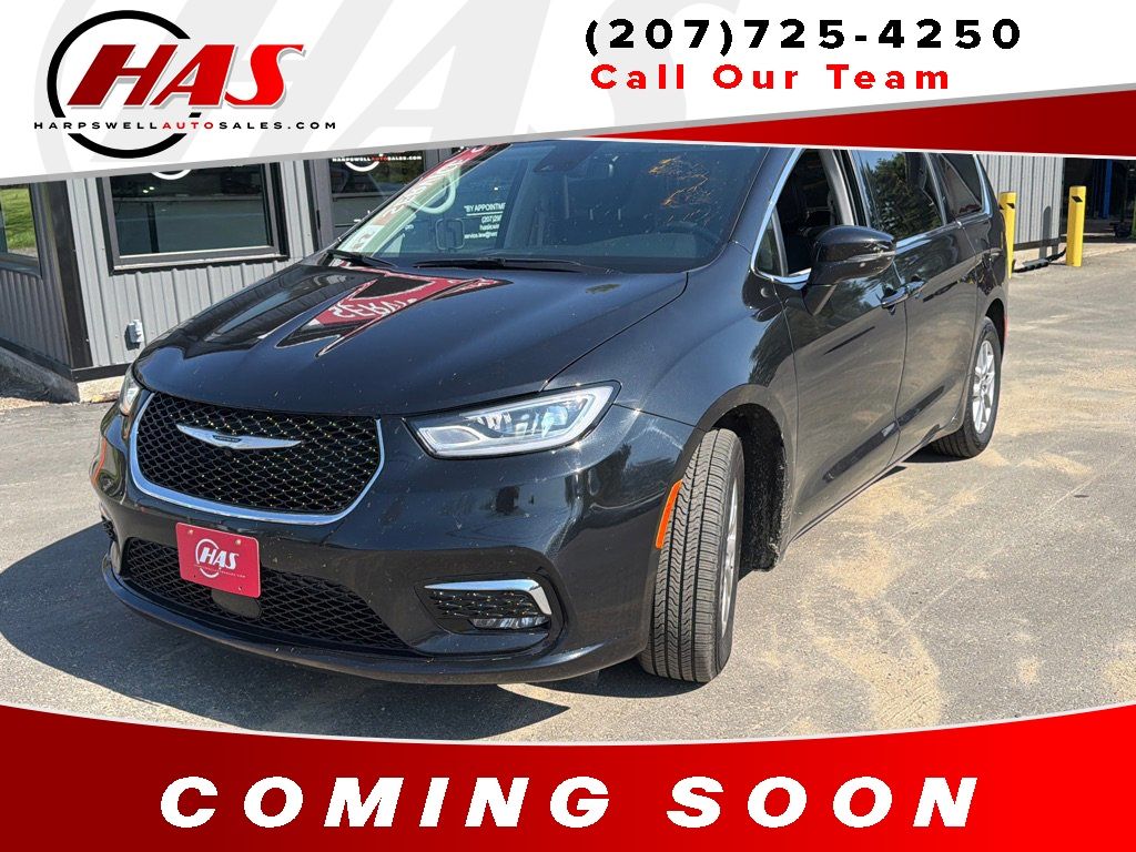 2023 Chrysler Pacifica Touring L's photo