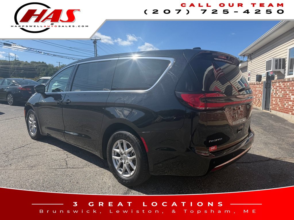 Used 2024 Chrysler Pacifica Touring L Minivan/Van