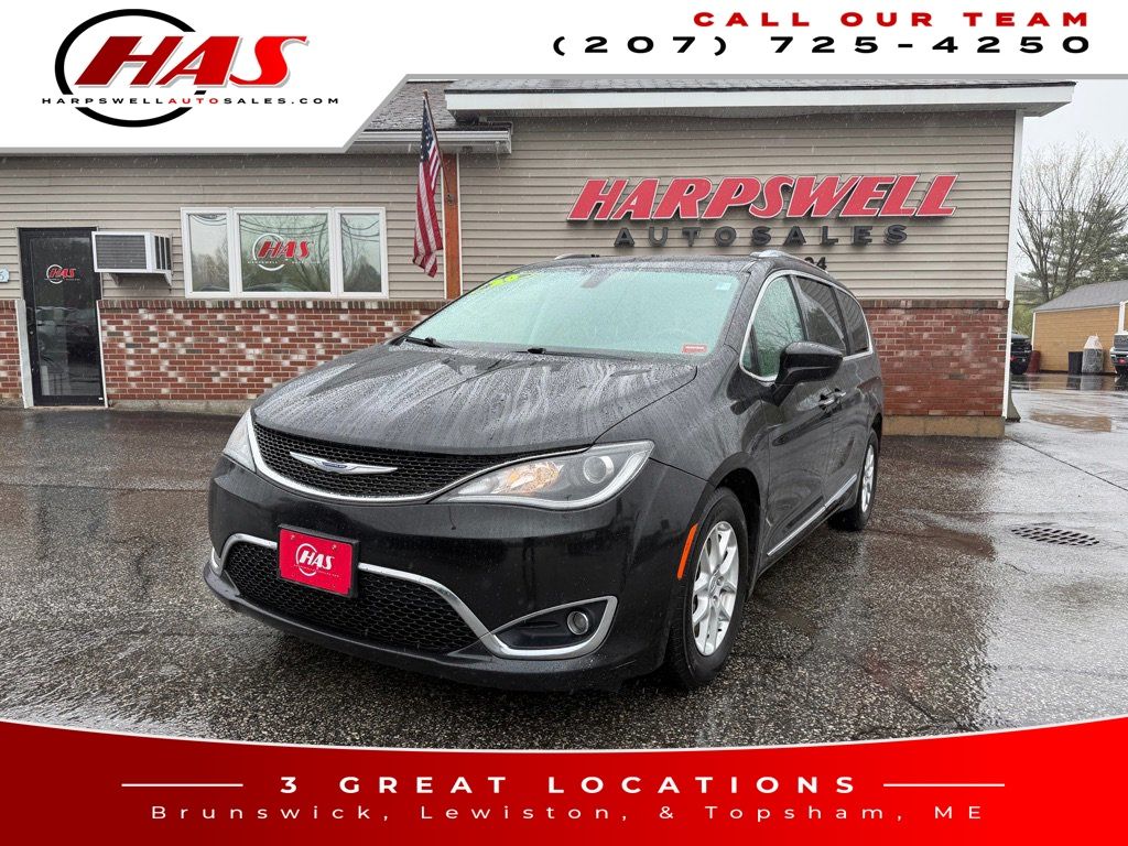 2020 Chrysler Pacifica Touring L's photo