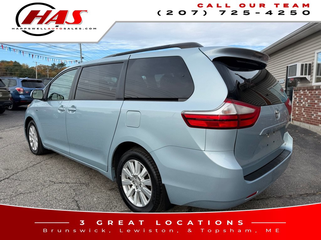 Used 2017 Toyota Sienna LE Minivan/Van