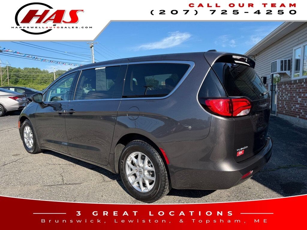 Used 2022 Chrysler Voyager LX Minivan/Van