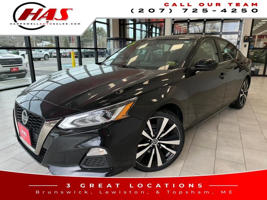 2022 Nissan Altima SR's photo