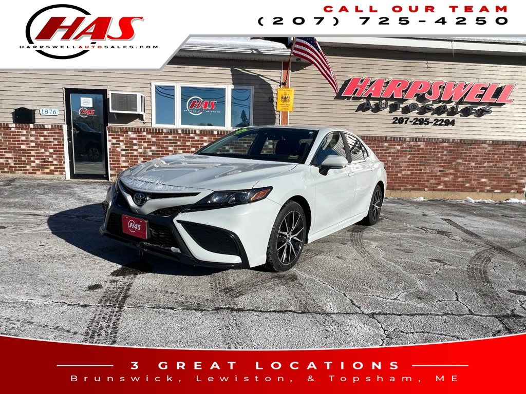 2024 Toyota Camry SE's photo