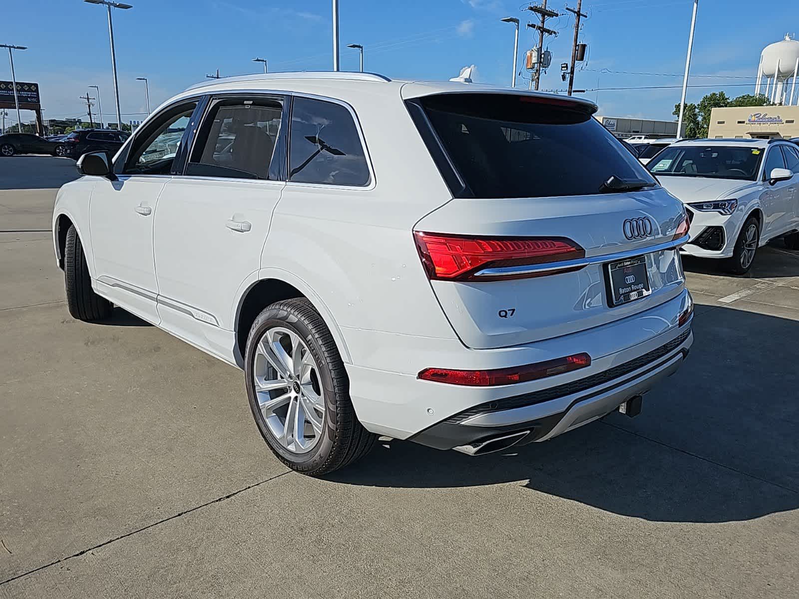 2025 Audi Q7 45 Premium Plus photo 4