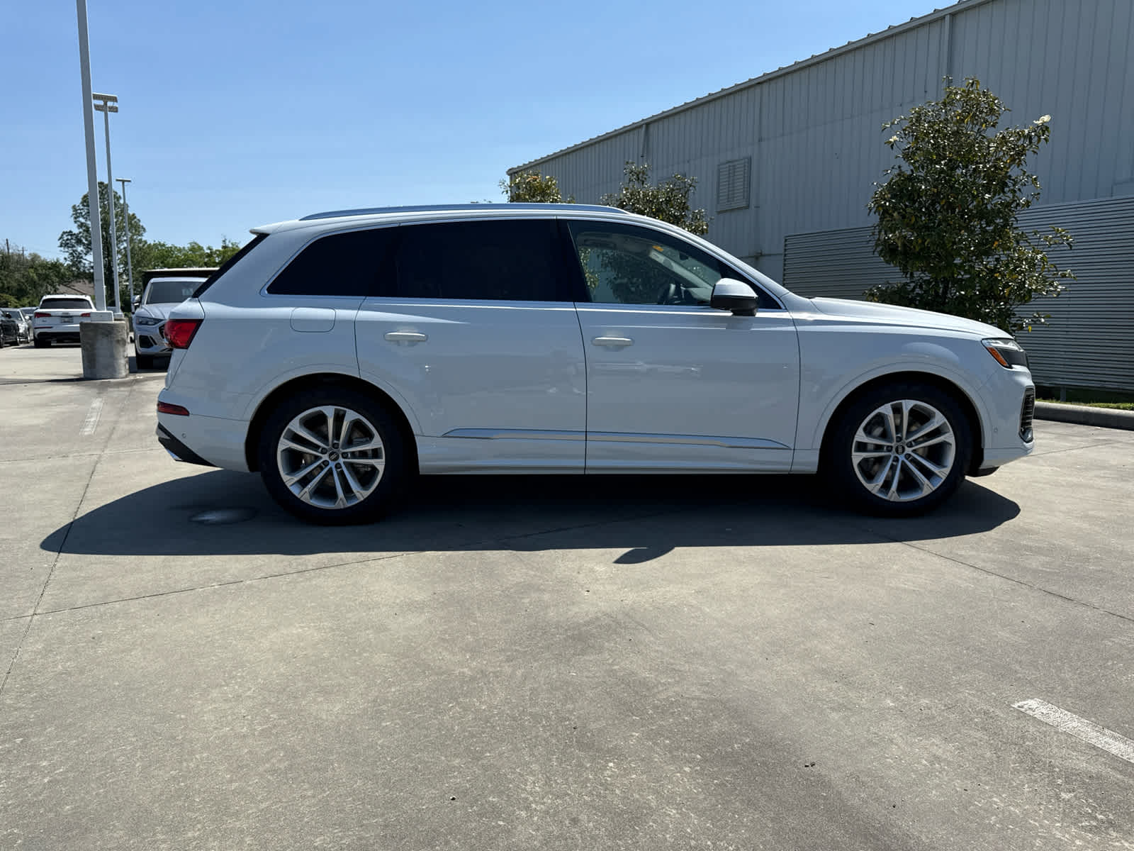 2025 Audi Q7 55 Prestige photo 4
