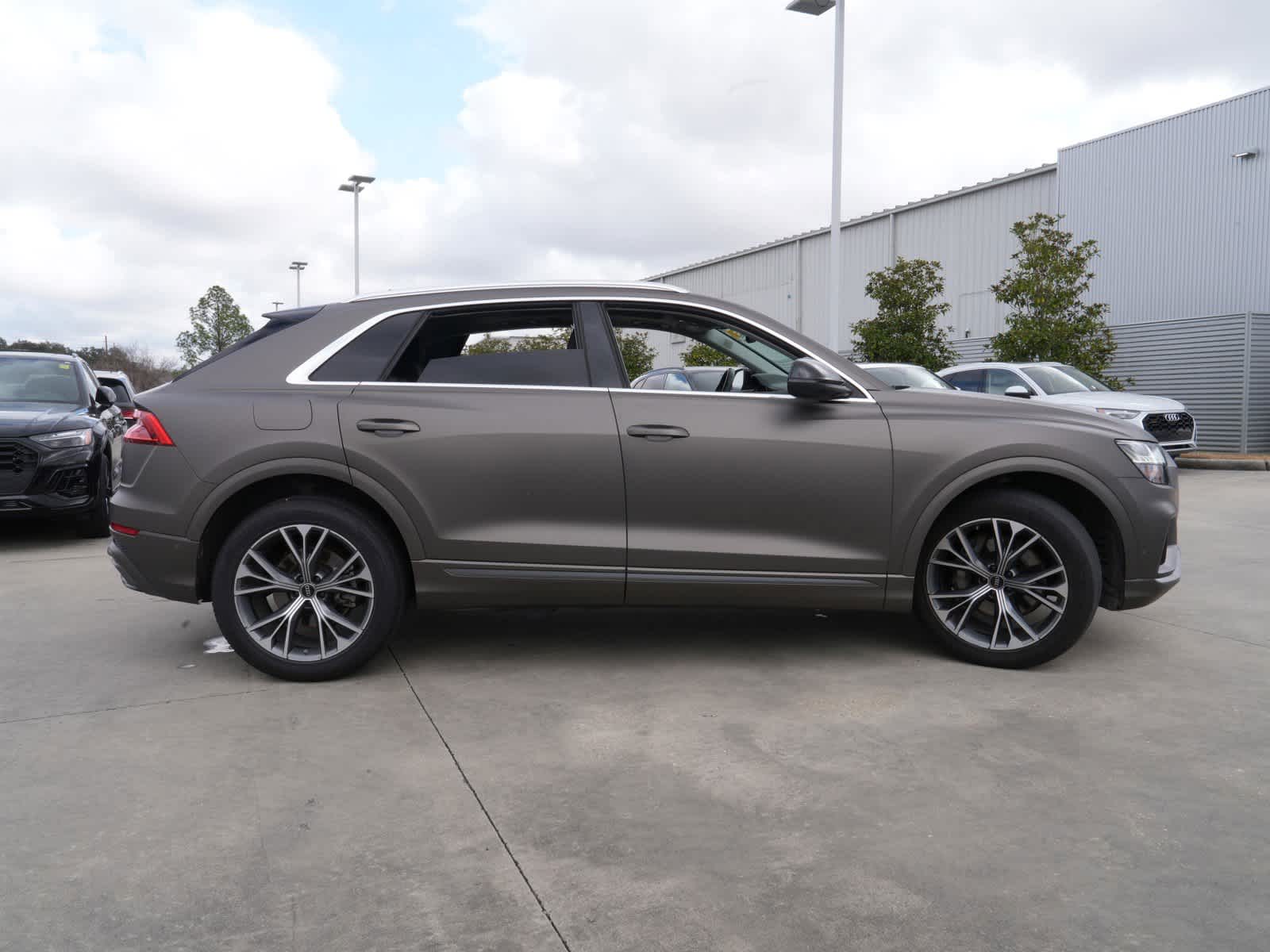 2023 Audi Q8 Premium Plus line photo 4
