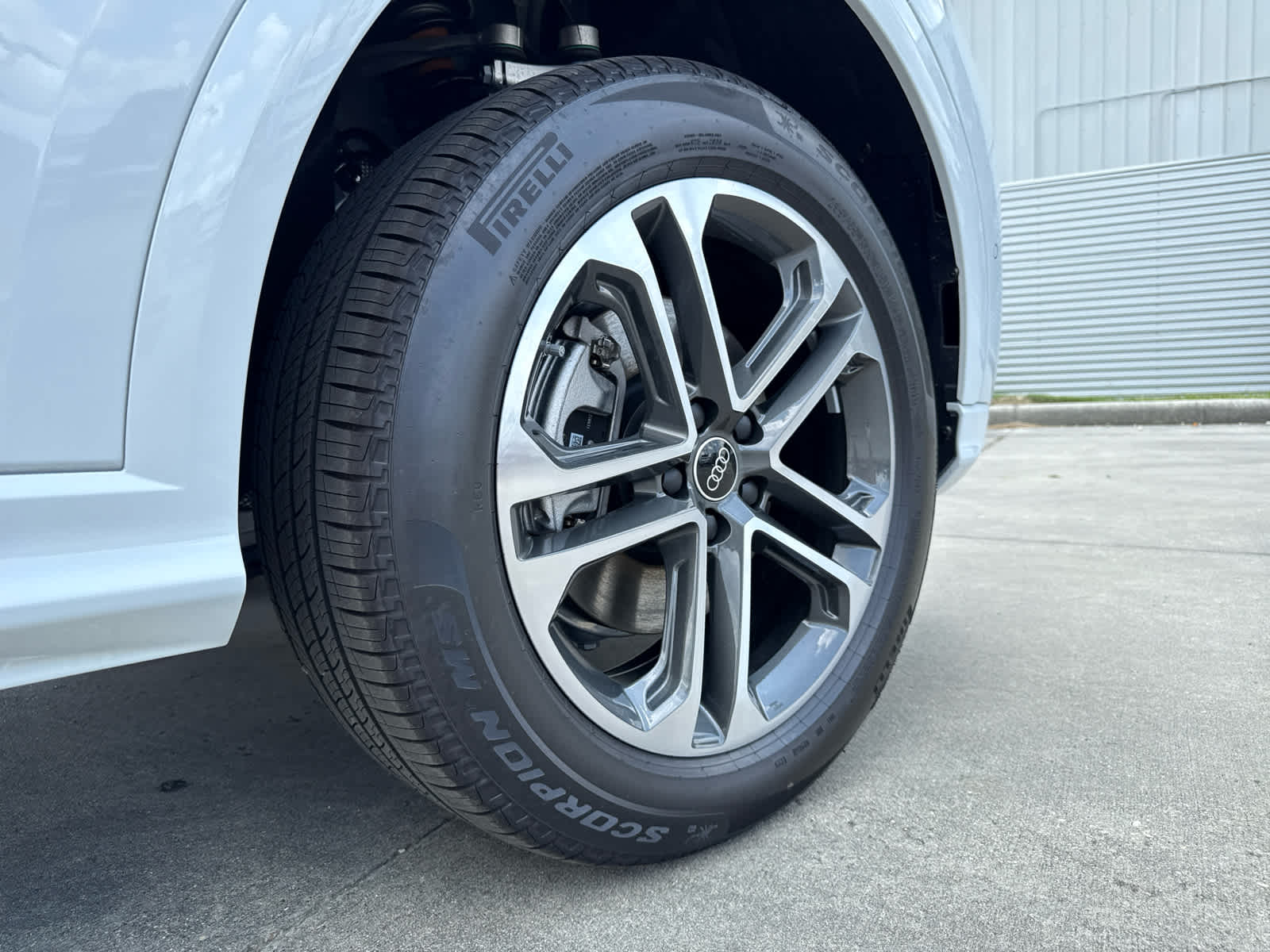2025 Audi Q5 Premium - Photo 12