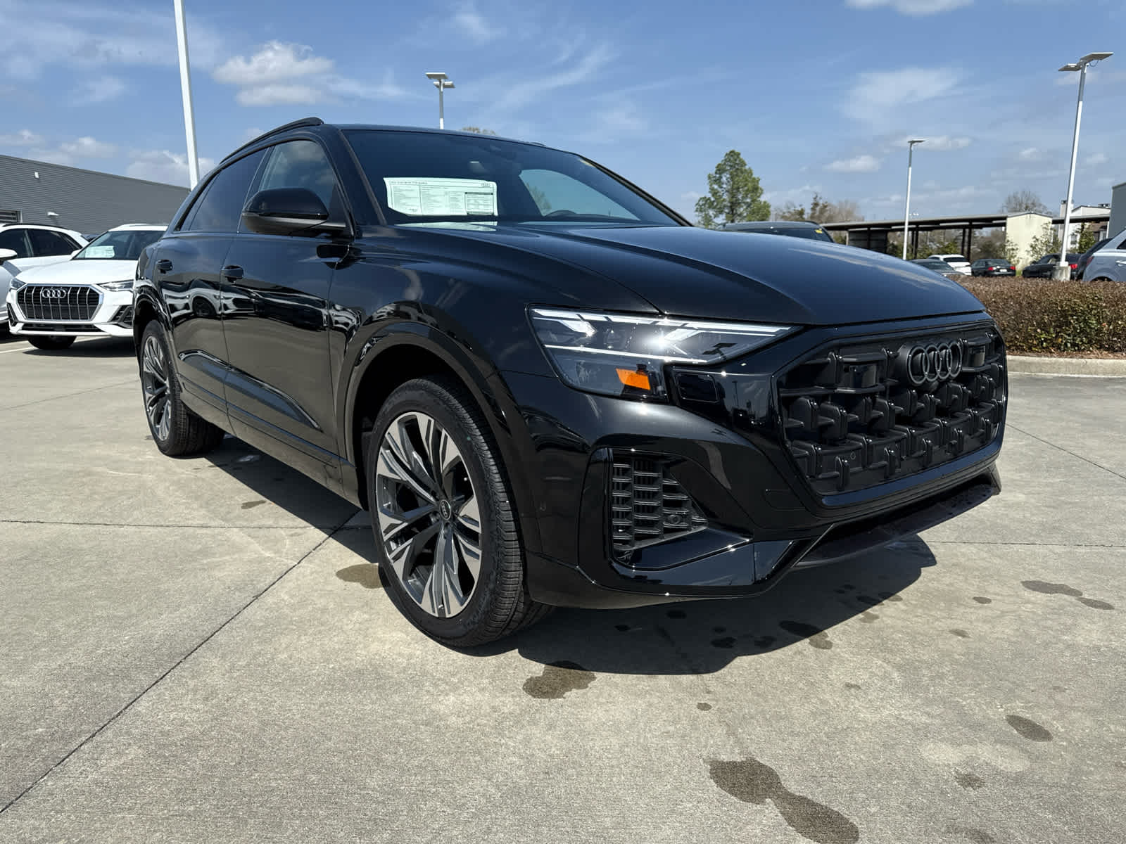 2025 Audi Q8 55 Premium Plus photo 3