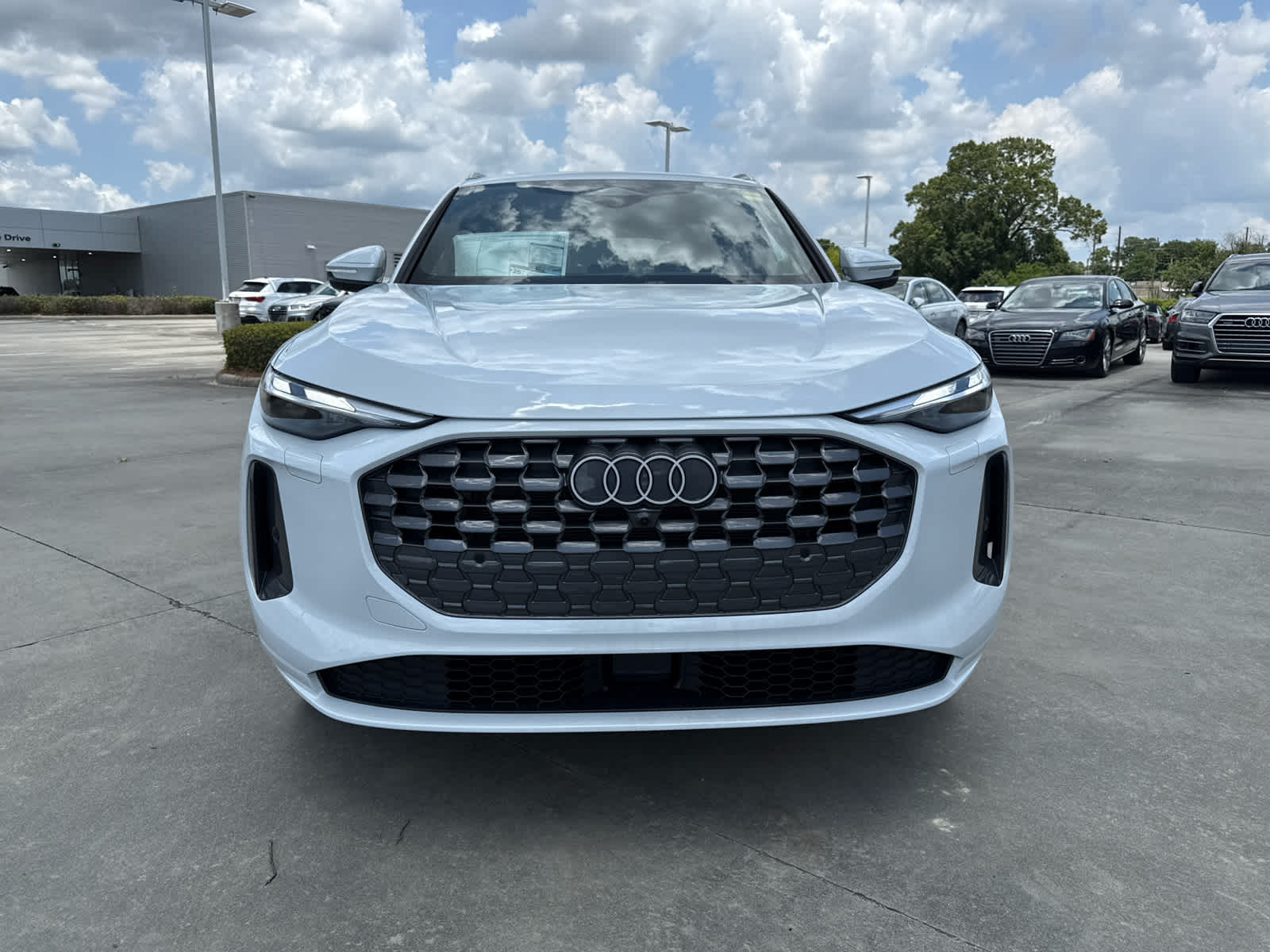 2025 Audi Q5 Premium - Photo 2