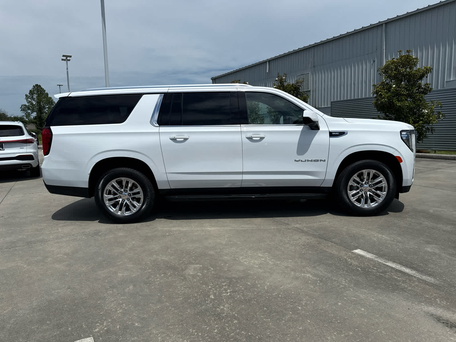 2022 Gmc Yukon XL SLE photo 4
