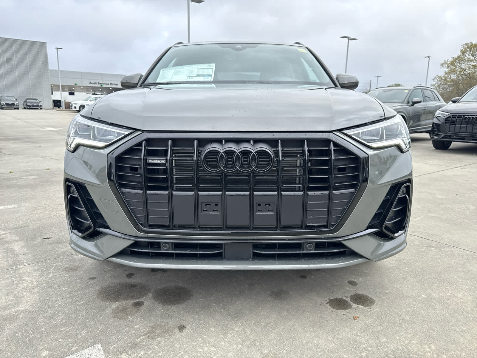 2025 Audi Q3 45 TFSI S line Premium photo 2