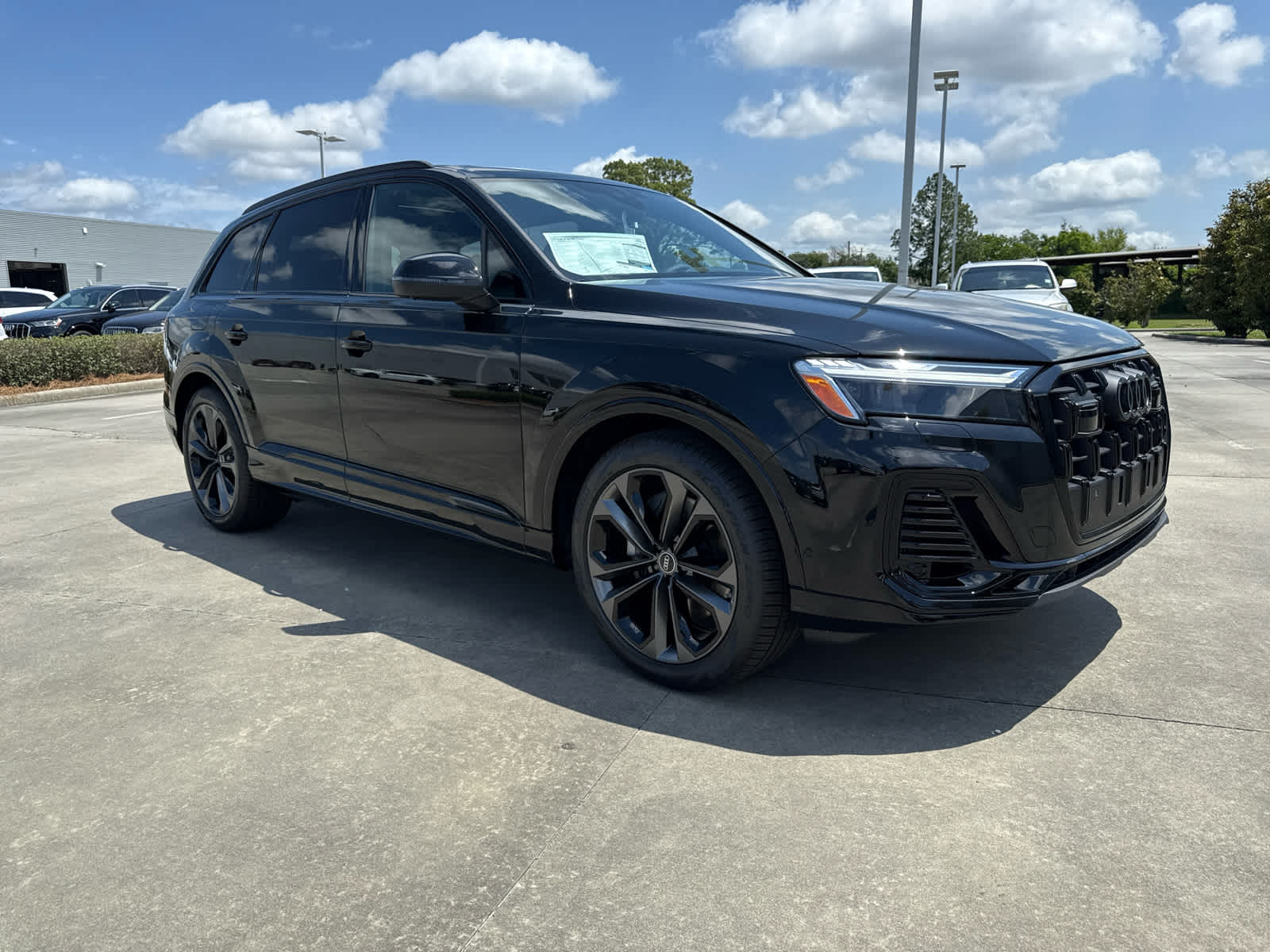 2025 Audi Q7 55 Premium Plus photo 3
