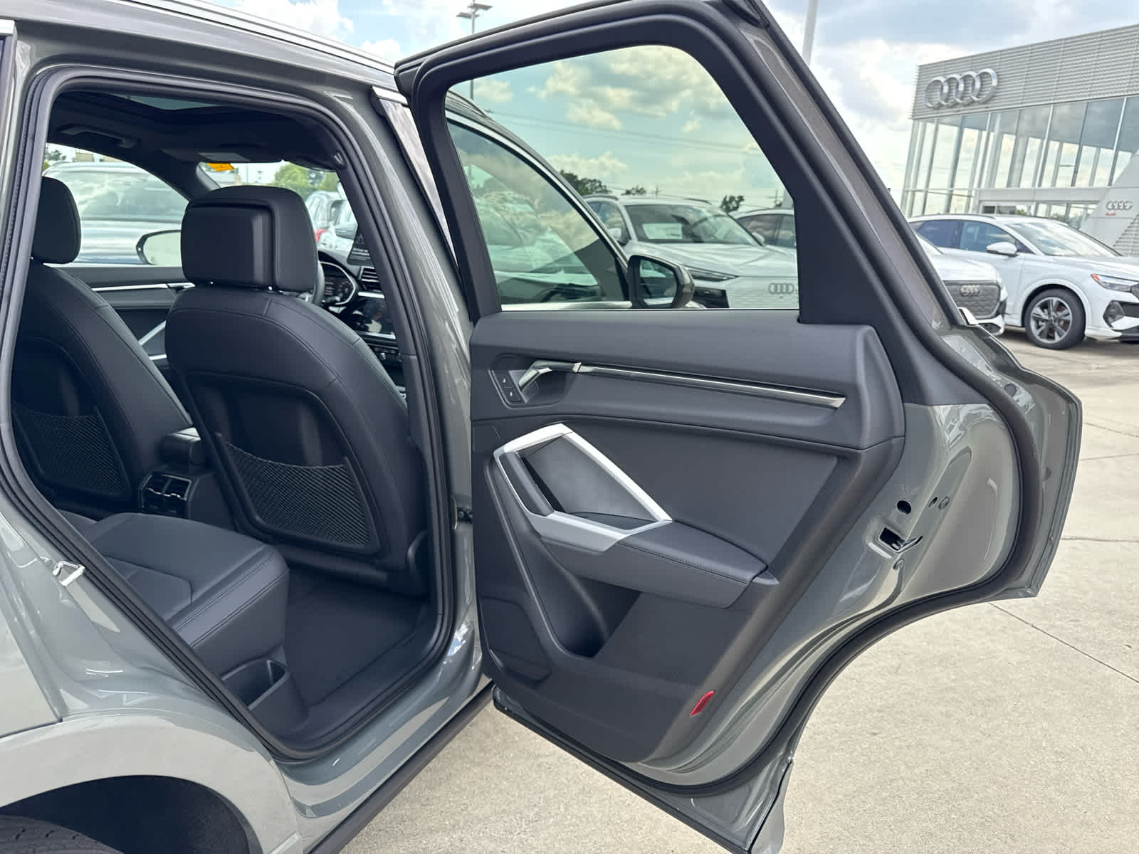 2025 Audi Q3 S Line Premium - Photo 17