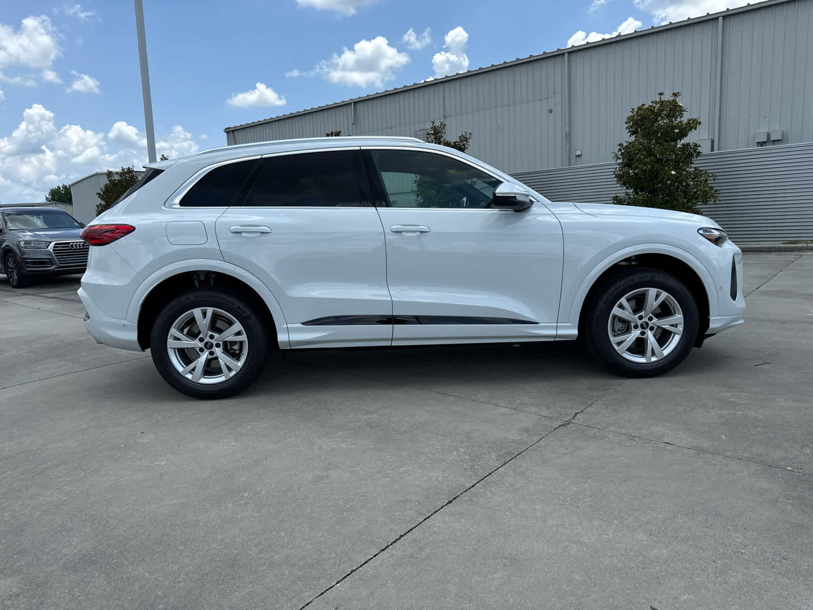2025 Audi Q5 Premium - Photo 4