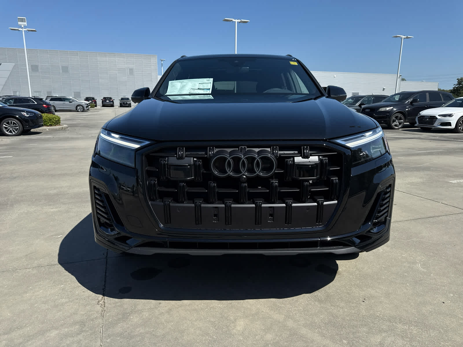 2025 Audi Q7 55 Premium Plus photo 2
