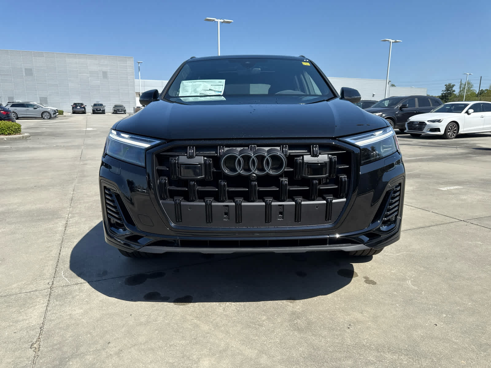2025 Audi Q7 55 Premium Plus photo 2