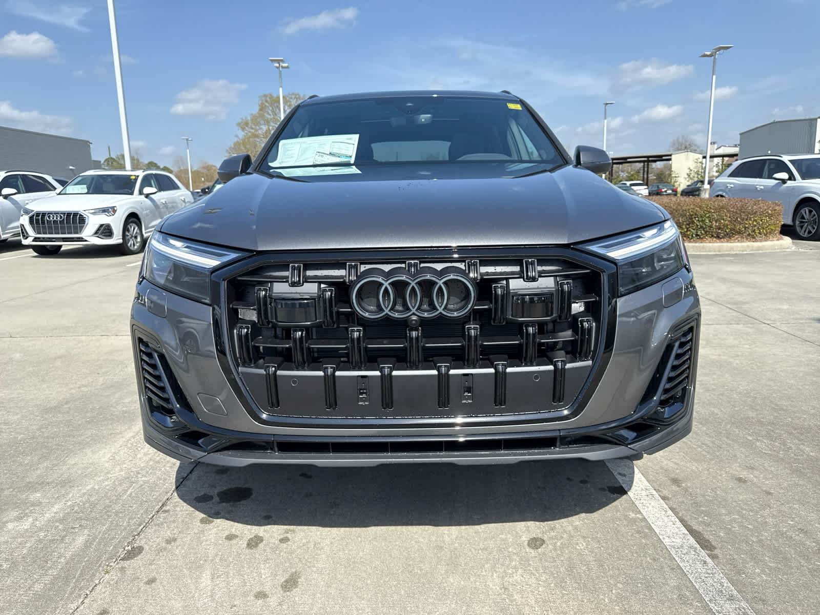 2025 Audi Q7 55 Premium Plus photo 2