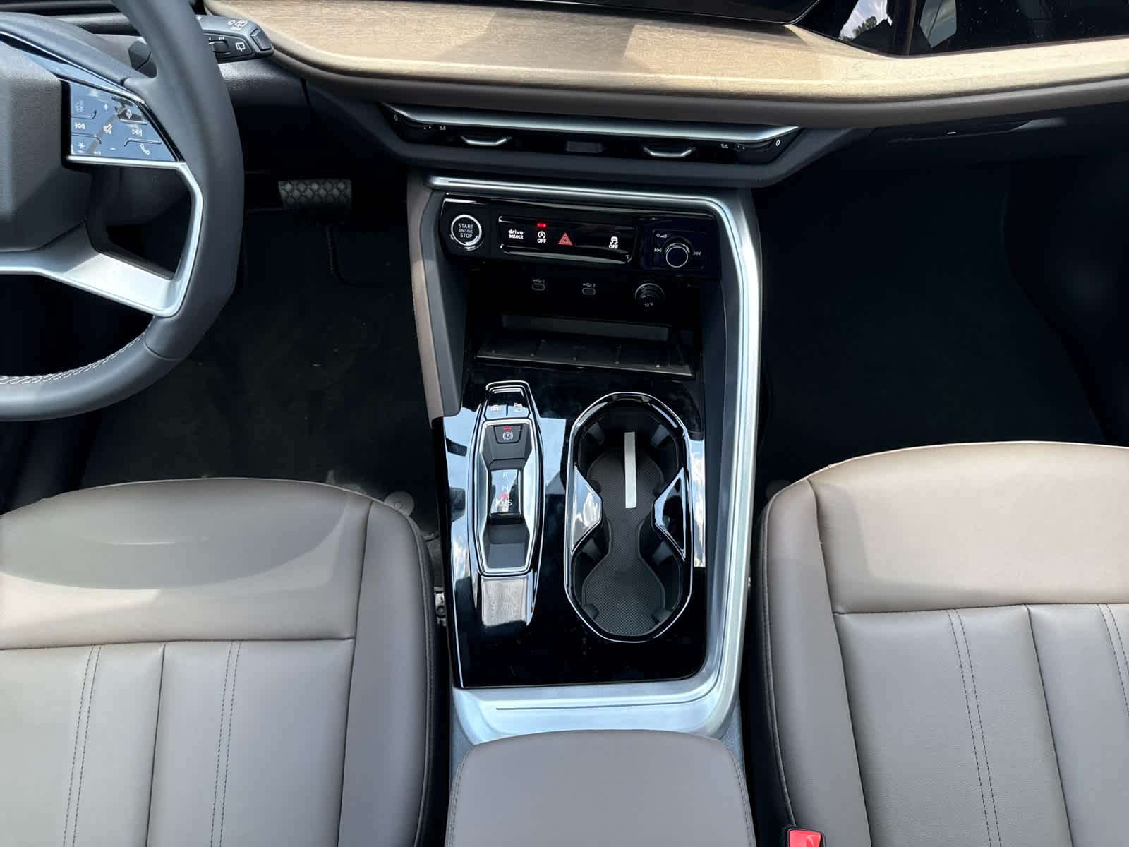 2025 Audi Q5 Premium - Photo 28