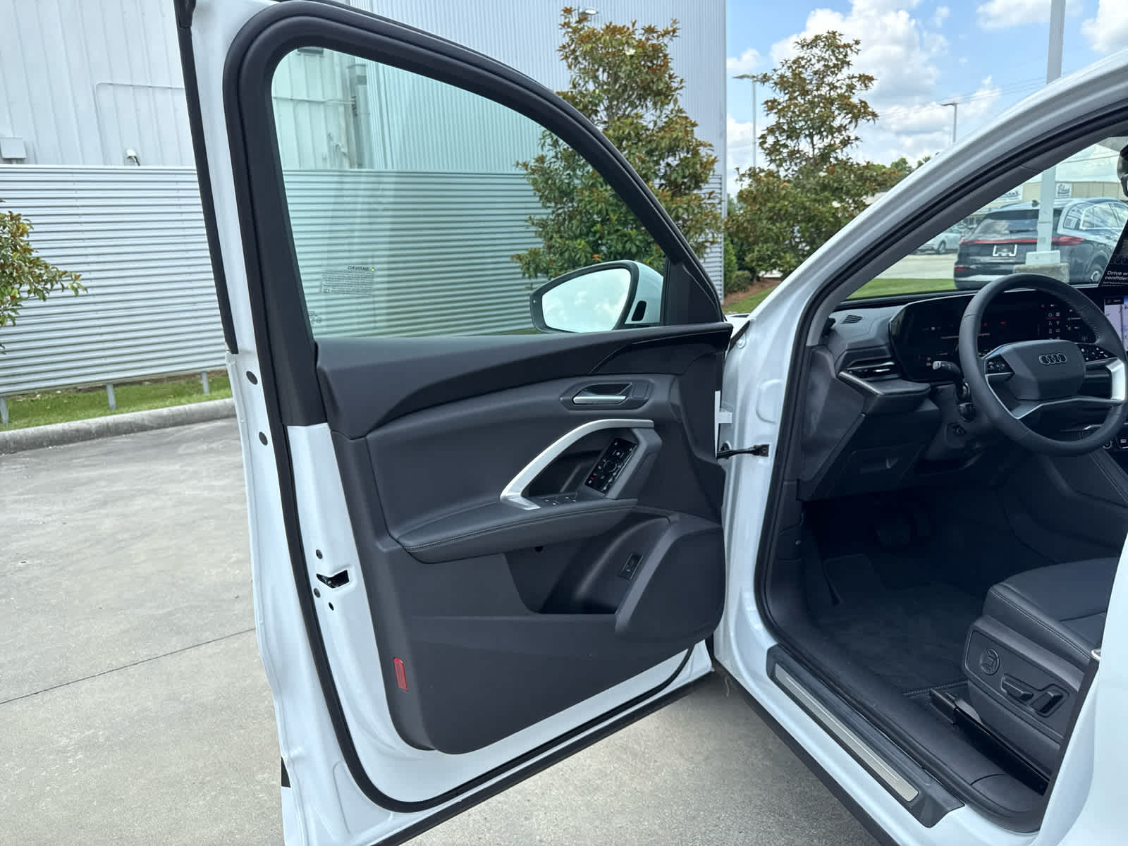 2025 Audi Q5 Premium - Photo 23