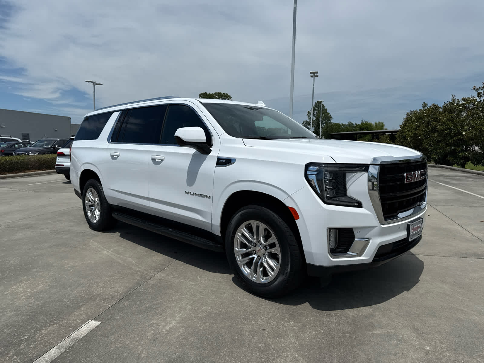 2022 Gmc Yukon XL SLE photo 3