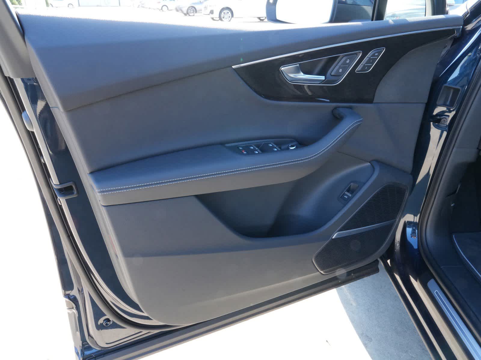 2025 Audi Q7 Premium Plus - Photo 12