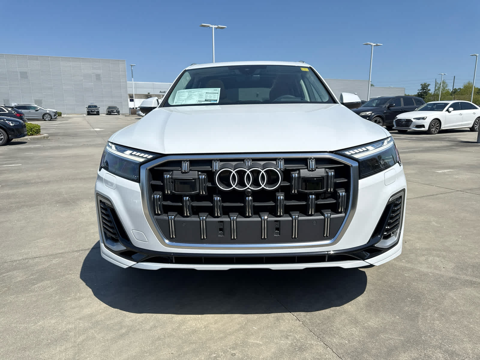 2025 Audi Q7 55 Prestige photo 2