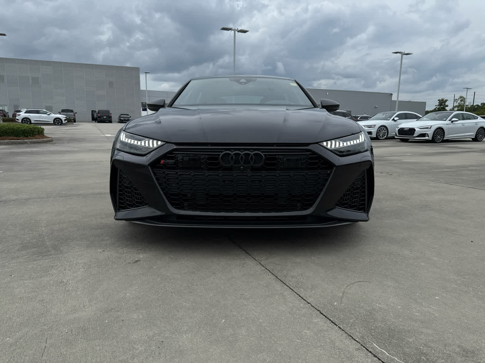 2022 Audi RS 7 Avant Base photo 2