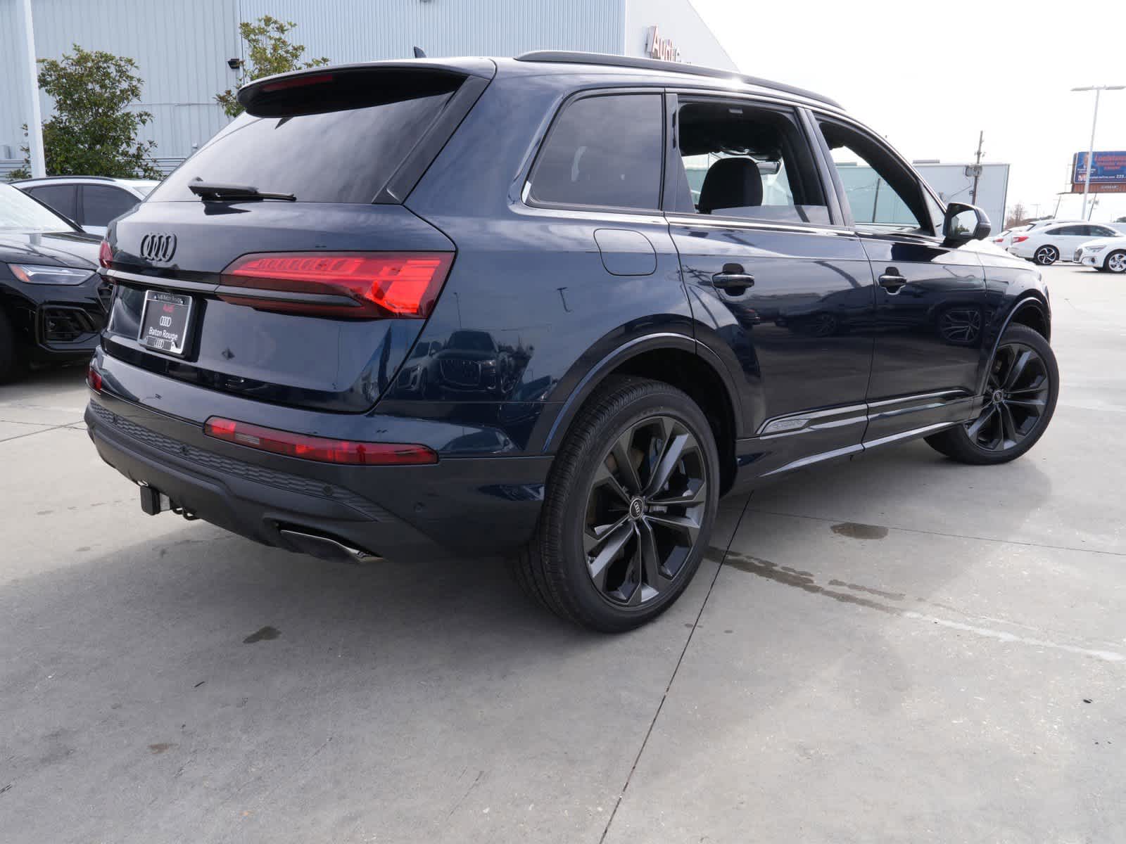 2025 Audi Q7 55 Premium Plus photo 4