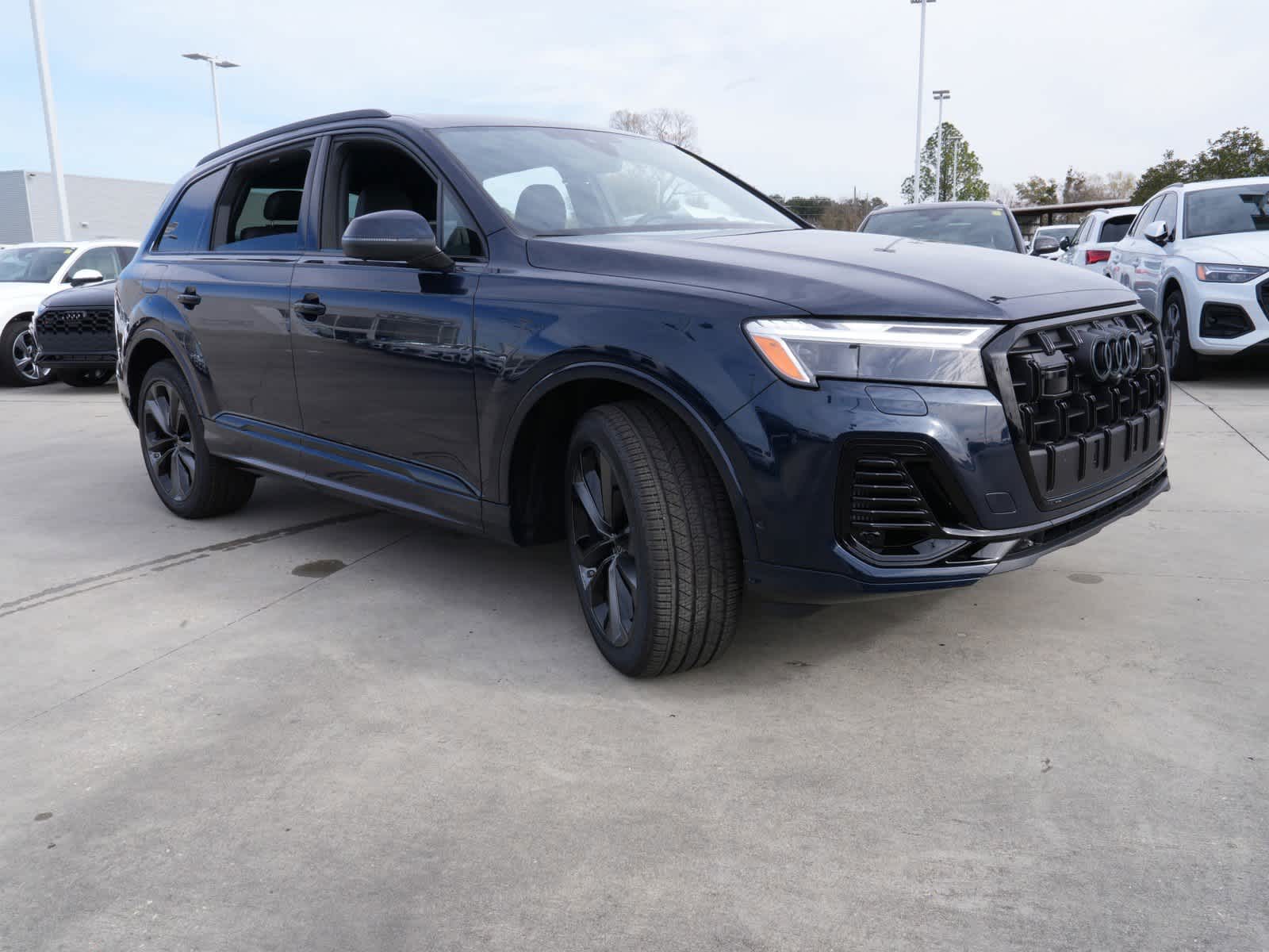 2025 Audi Q7 55 Premium Plus photo 3