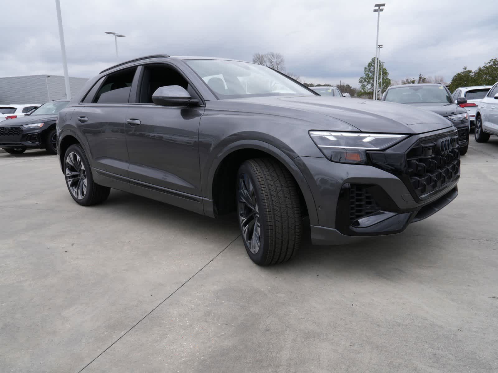 2025 Audi Q8 55 Premium photo 3