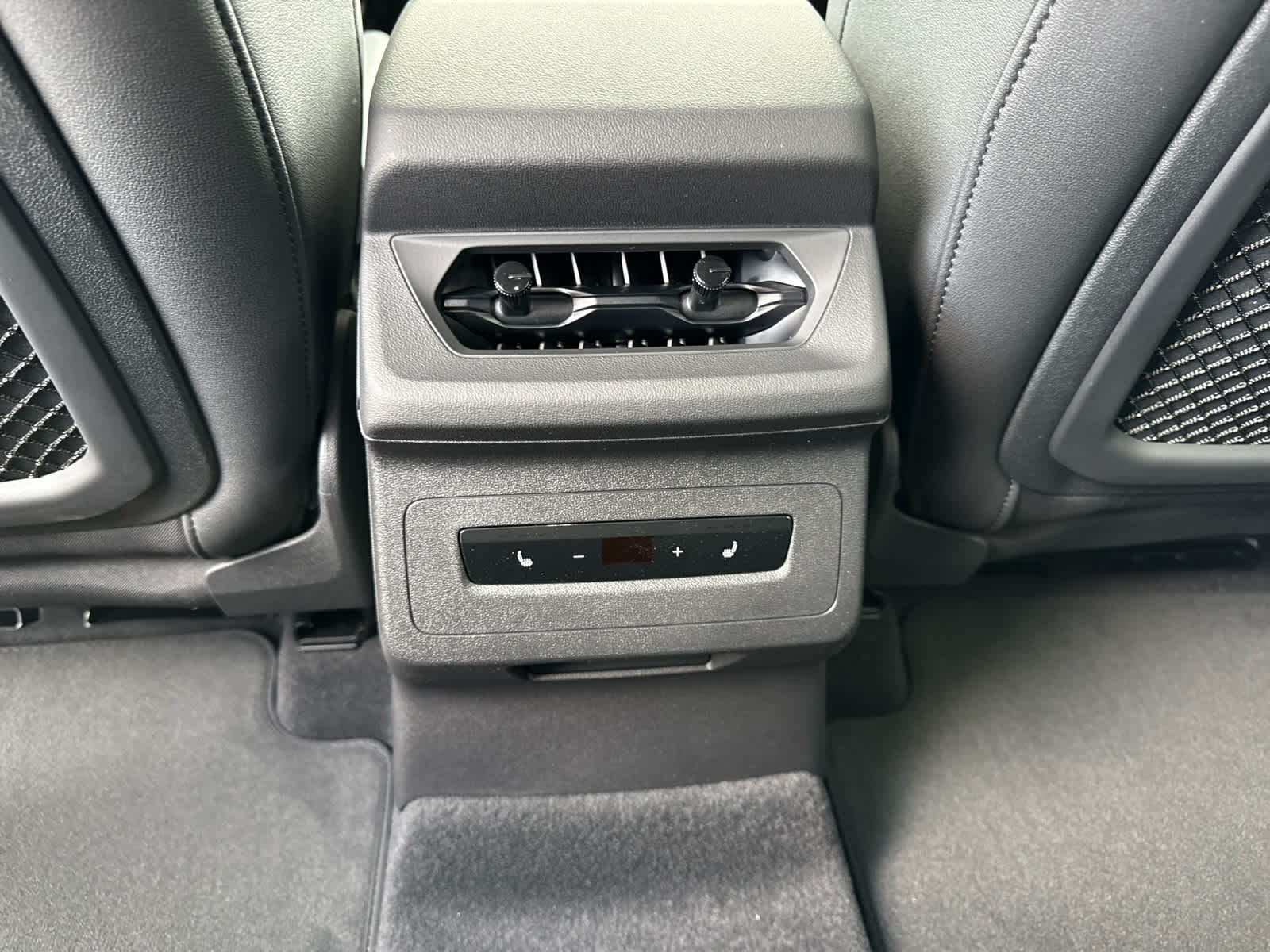 2025 Audi Q6 e-tron Premium - Photo 20