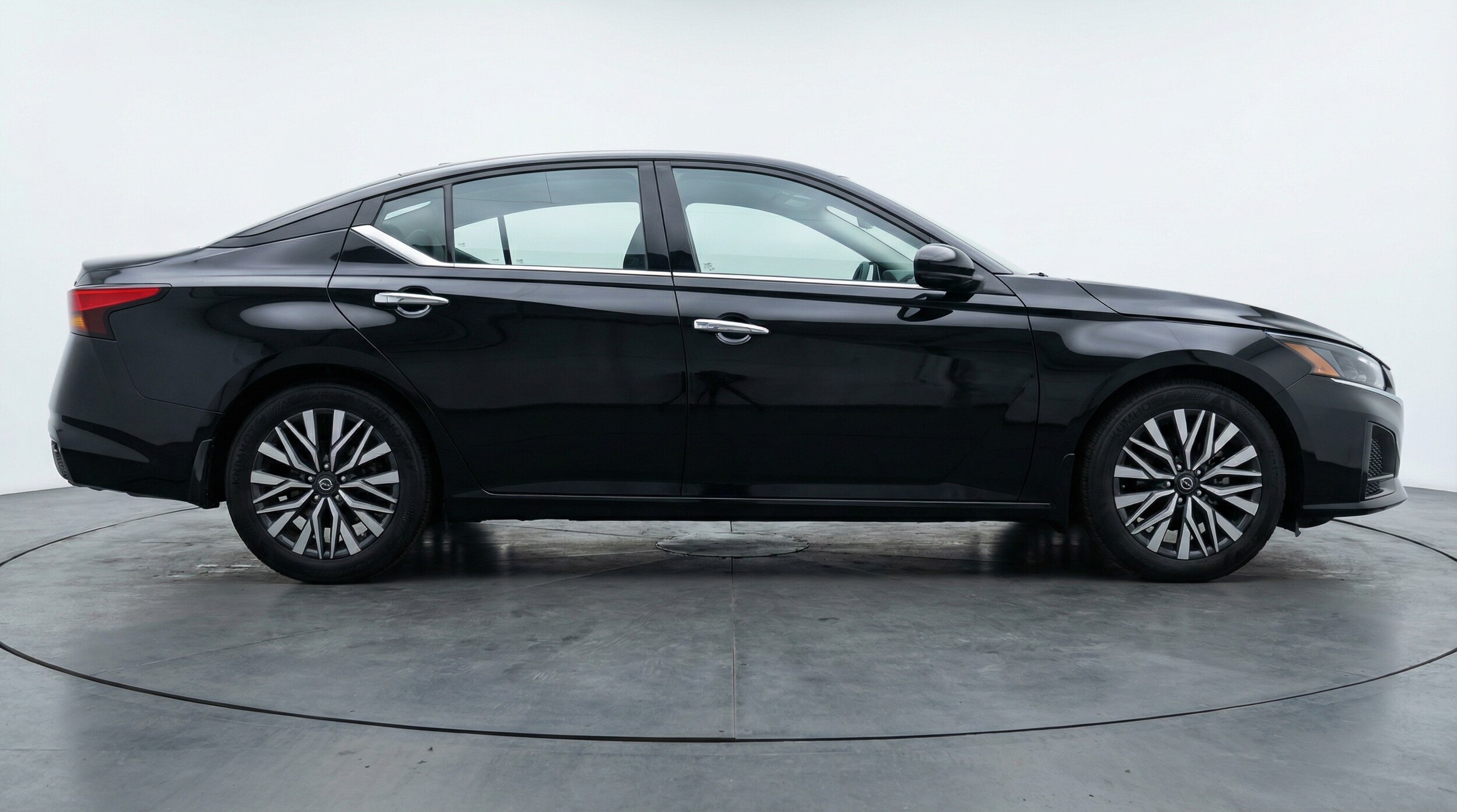 Thumbnail: 2025 Nissan Altima - 8