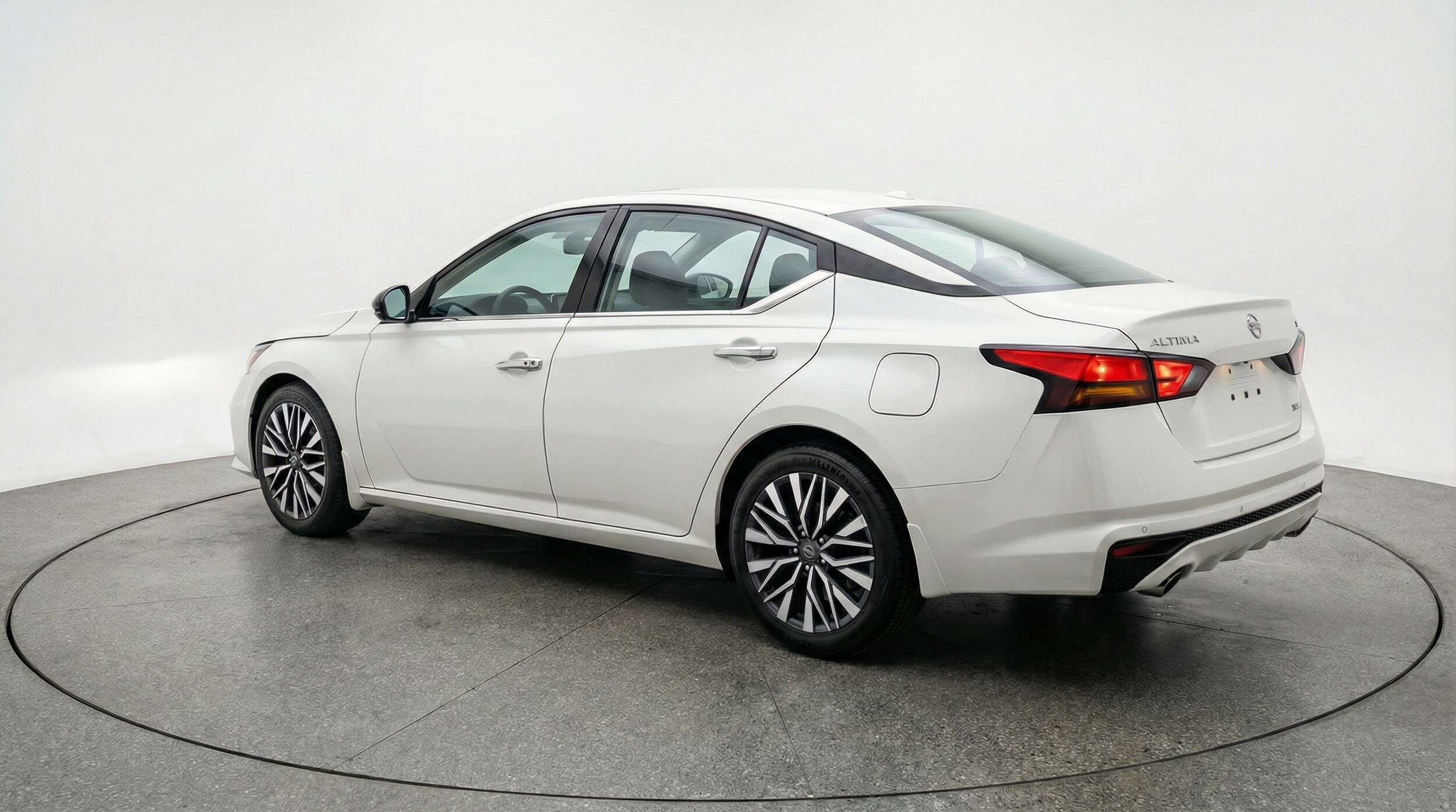 Thumbnail: 2025 Nissan Altima - 5