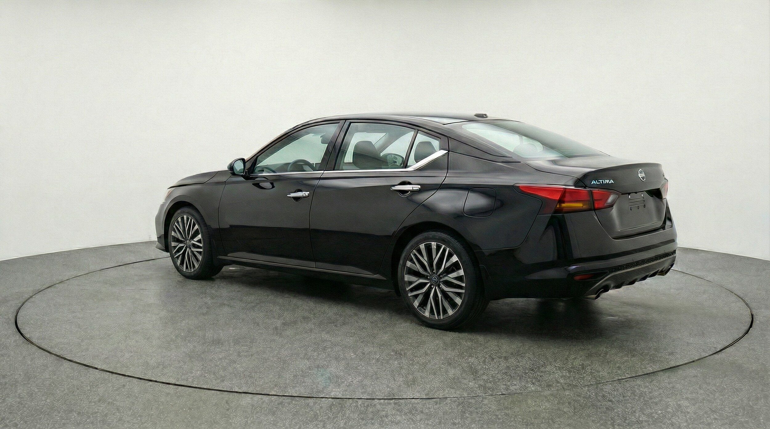 Thumbnail: 2025 Nissan Altima - 5