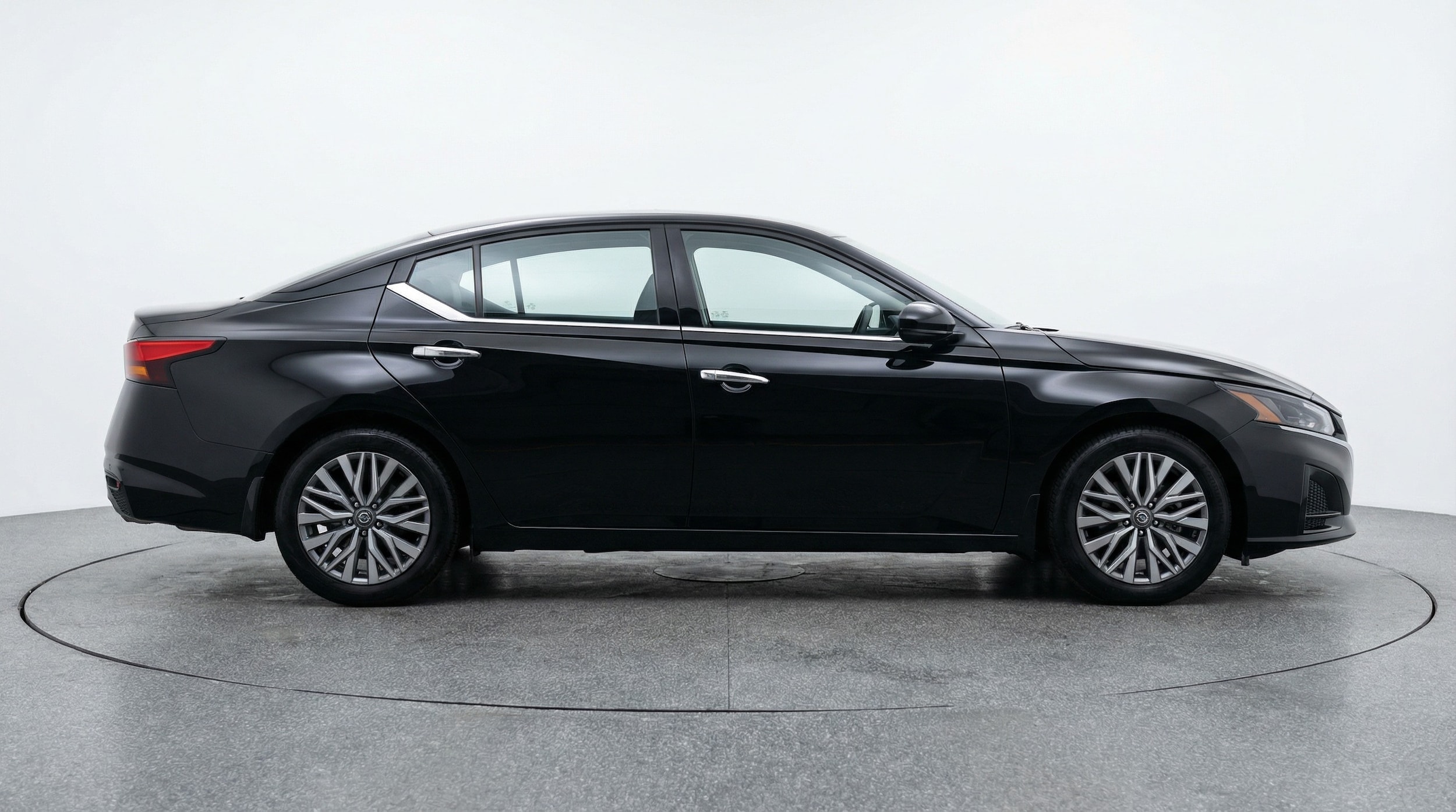 Thumbnail: 2025 Nissan Altima - 8