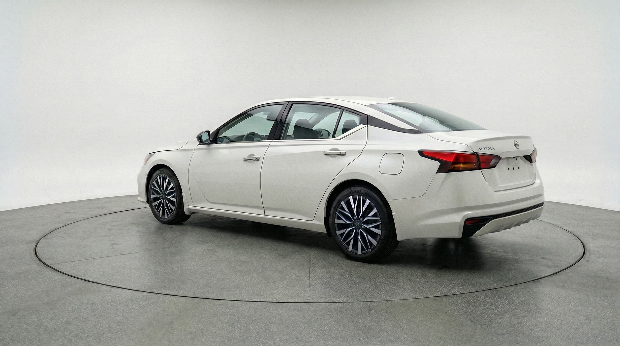 Thumbnail: 2025 Nissan Altima - 5