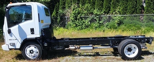 2025 Isuzu NPR-HD's photo