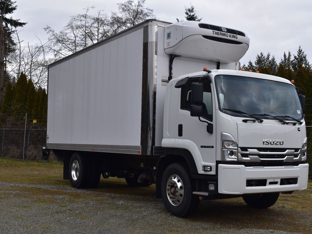 New 2025 Isuzu FTR Truck