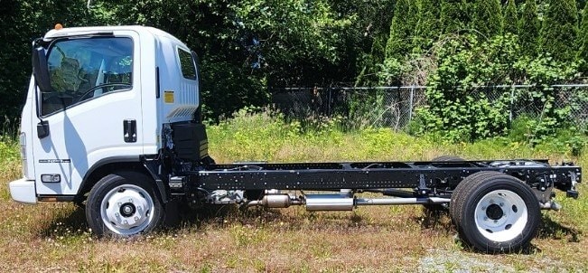 2025 Isuzu NPR-HD's photo