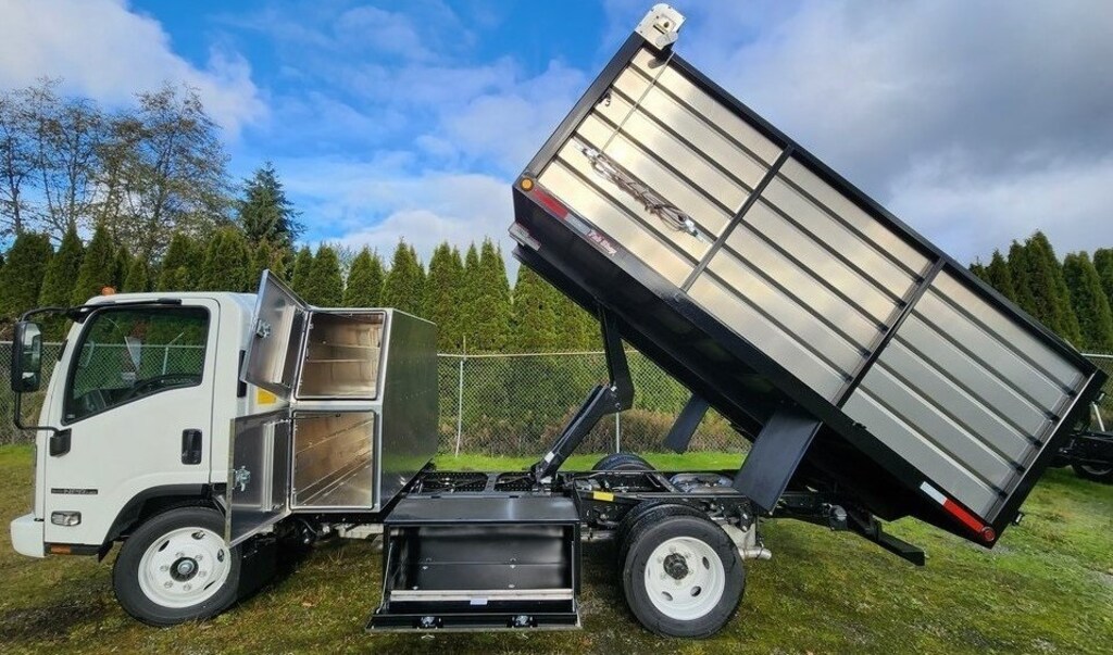 New 2024 Isuzu NPR-HD