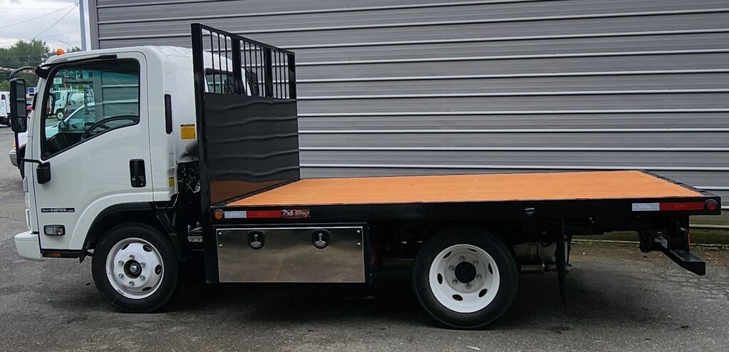 2024 Isuzu NPR HD's photo