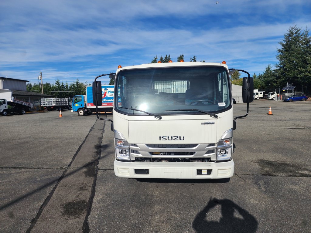2024 Isuzu NPR HD
