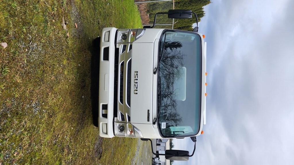 New 2024 Isuzu NPR-HD