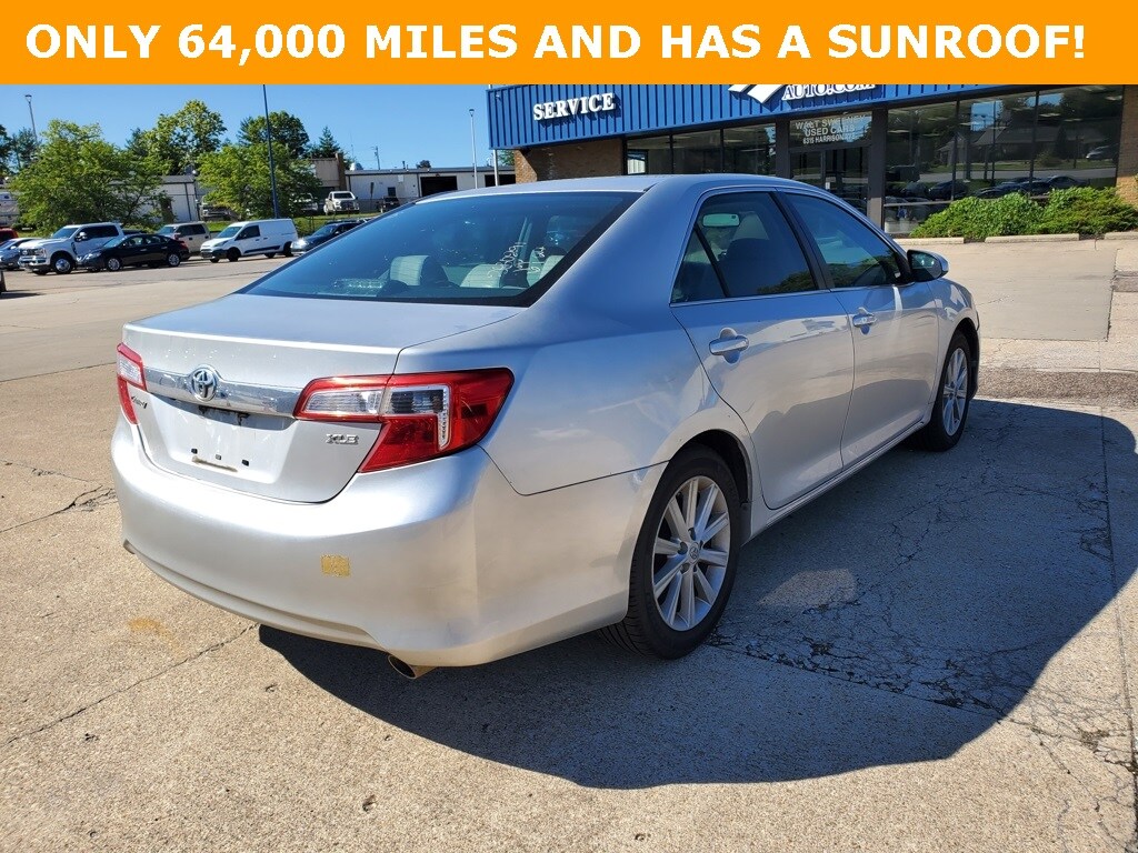 2012 Toyota Camry XLE photo 2