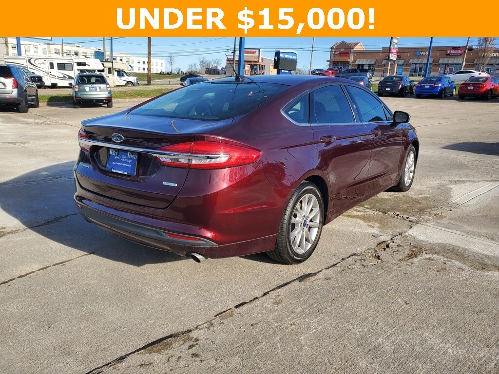 2017 Ford Fusion SE photo 4