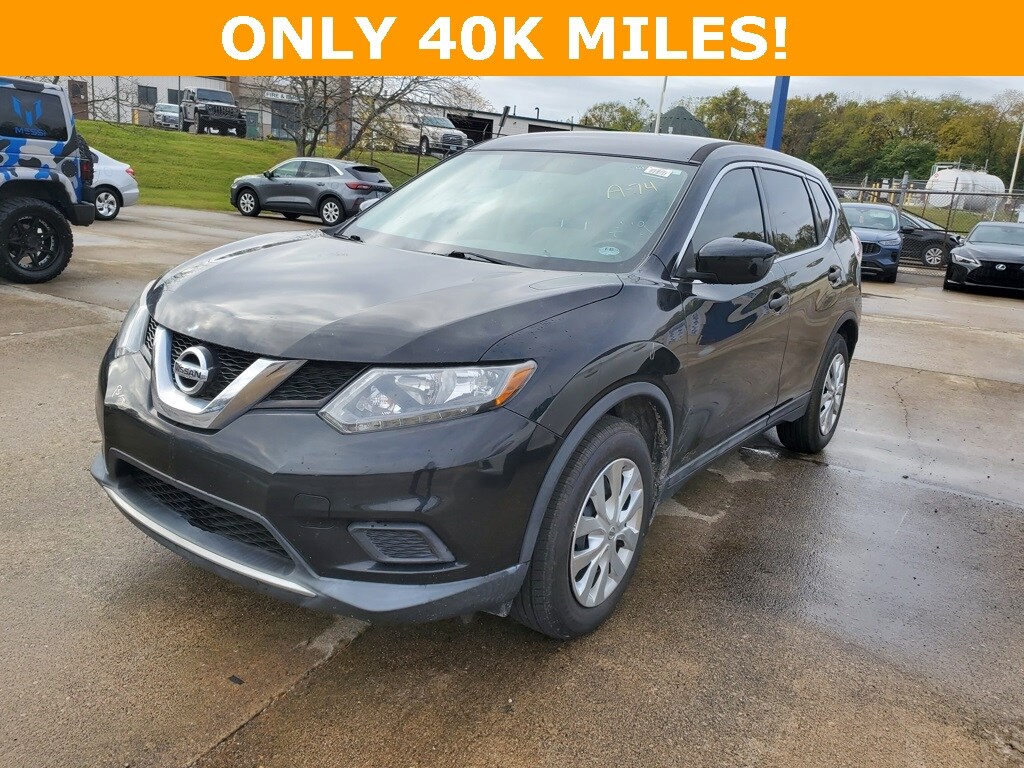 2016 Nissan Rogue S photo 2