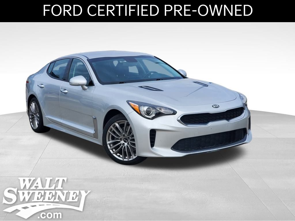 2018 Kia Stinger Base's photo