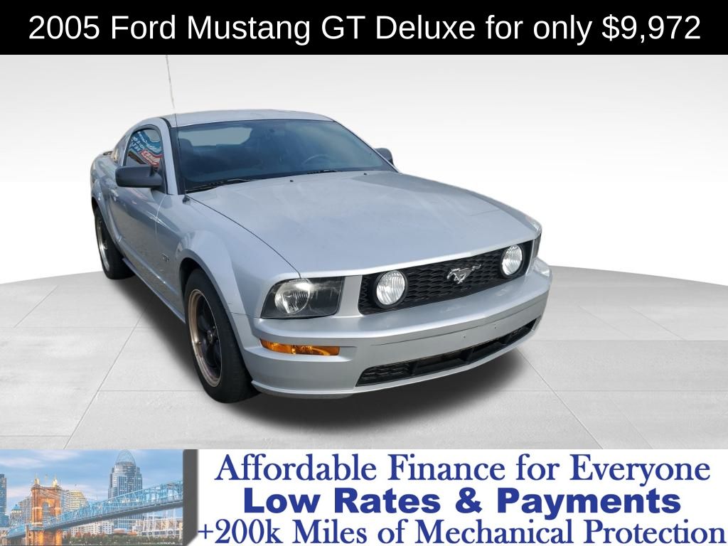 2005 Ford Mustang GT Deluxe's photo