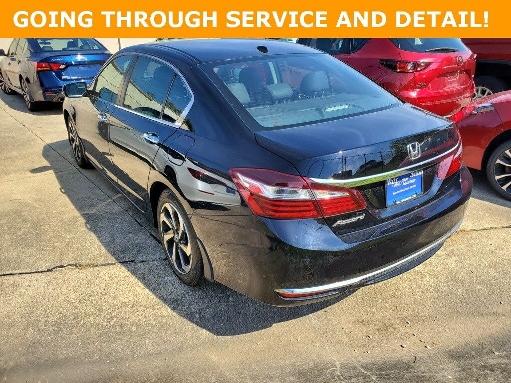 2017 Honda Accord EX-L photo 3