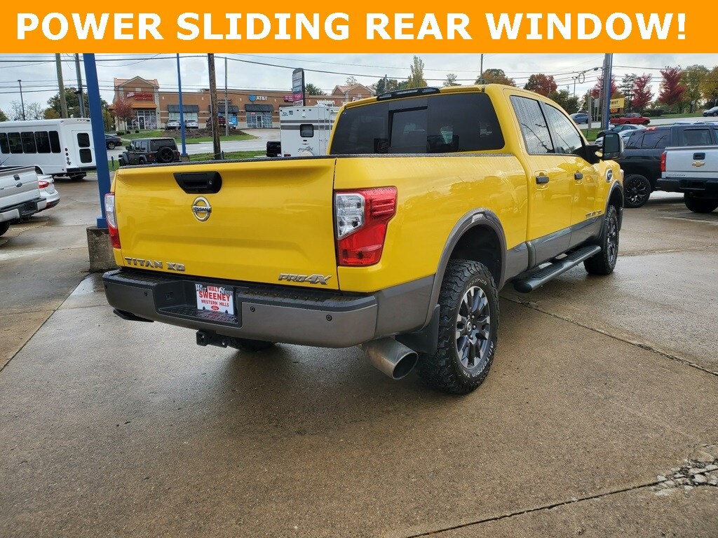 2018 Nissan Titan PRO-4X photo 4